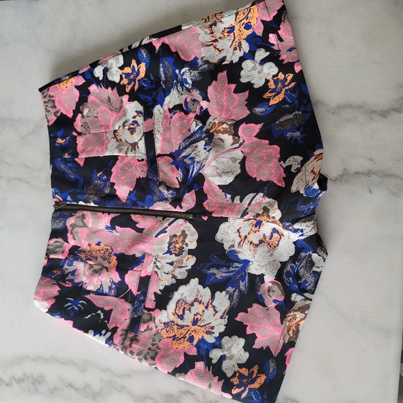 High waisted Floral shorts - Picture 4 of 4